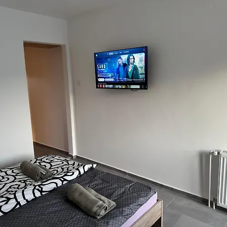 Laguna Apartment *